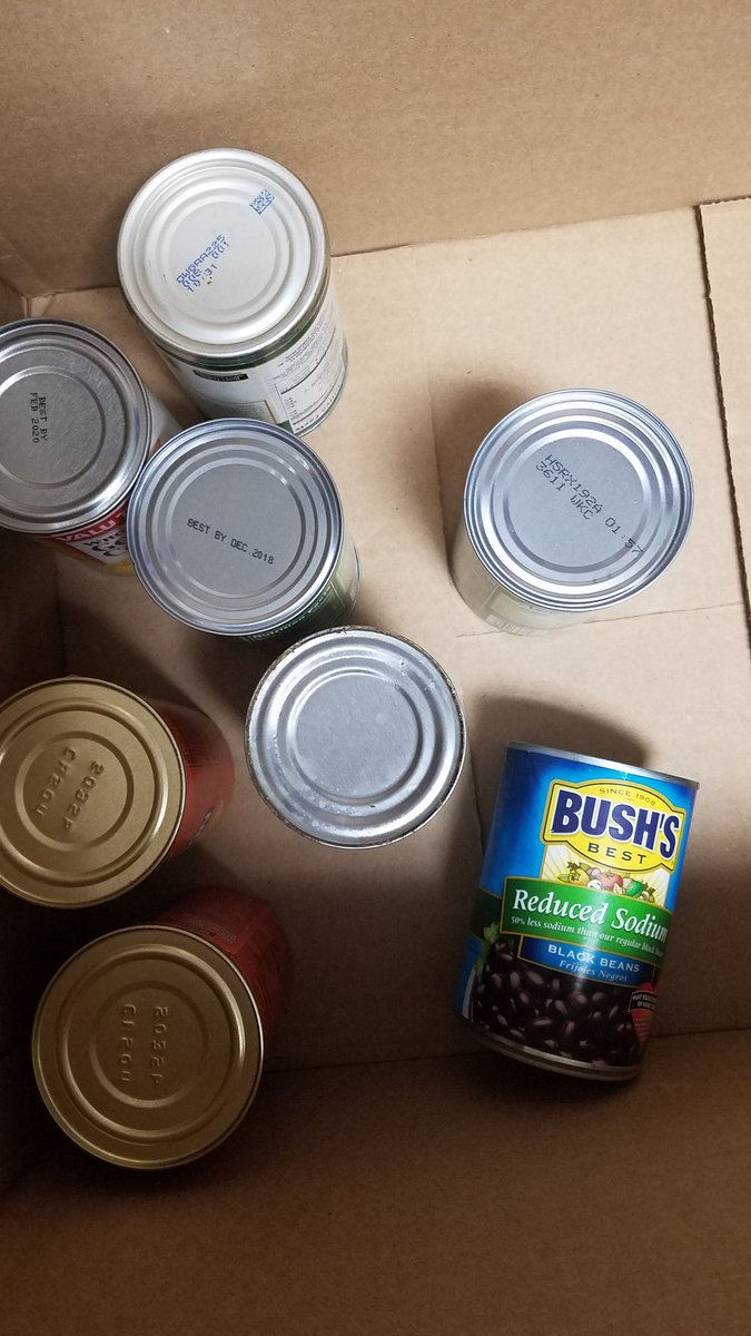 rivette3's tweet image. Amnesty week @ the library! Students can bring canned goods for the Salvation Army to replace their fines!  Keep them coming! #libraryfines