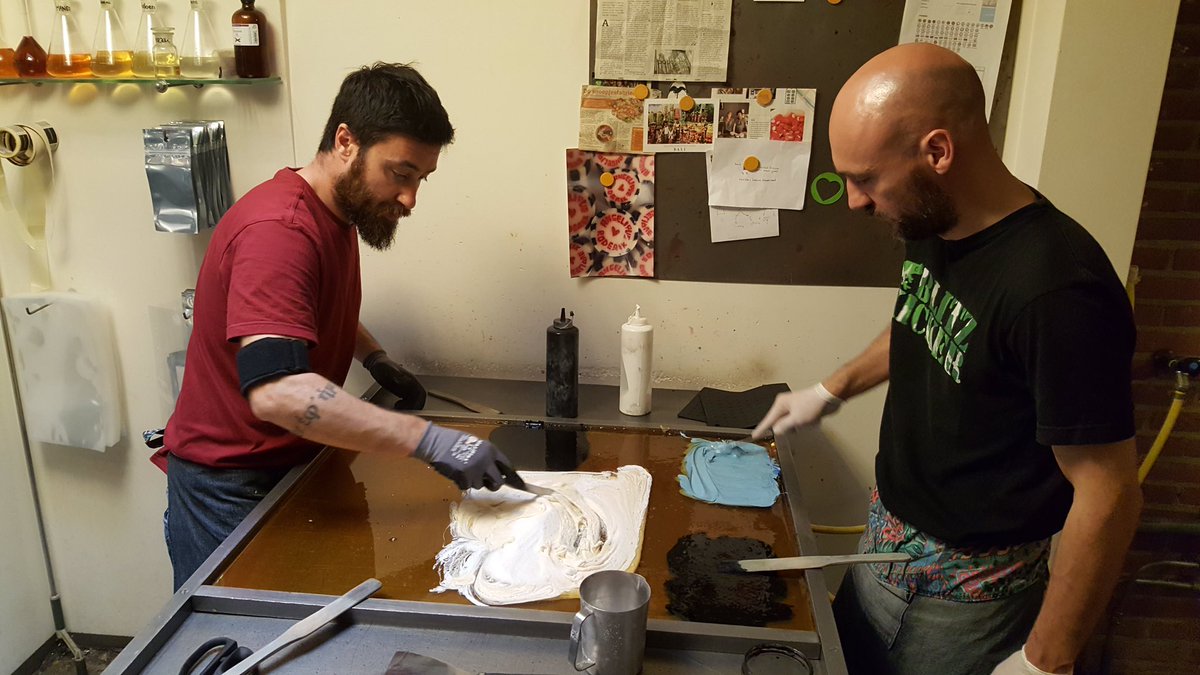 Onze snoepjes zijn weer gemaakt! Met dank aan de ware kunstenaars van <a href="/papabubble_ams/">papabubble amsterdam</a> ! #food #candy #ChefsTable