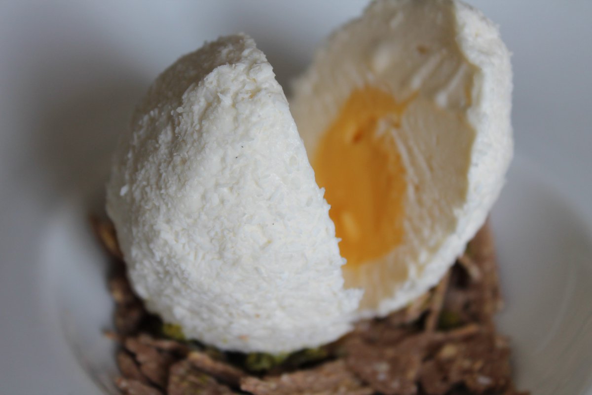 TheTennysonSW1's tweet photo. We can't wait for Easter and to crack open this fabulous creation. #Easter #EasterEgg #Spring https://t.co/Qld9rYohdB