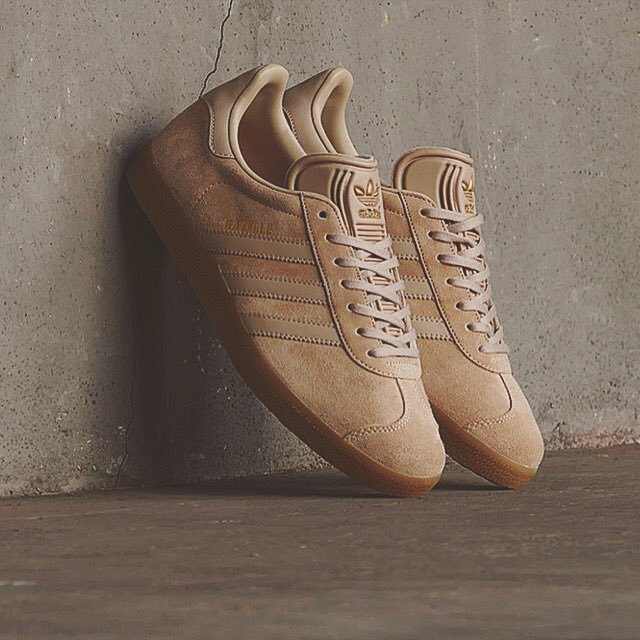 Operación posible Usual Feudo Throwback Sneakers on Twitter: "Brand New @Adidas Gazelle Clay Brown In  Throwback Sneakers STORE &amp; ONLINE https://t.co/GXKHAeBEzO  https://t.co/sdfYa69mXS" / Twitter