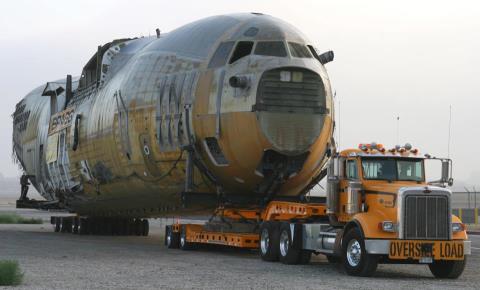 NextTruck's tweet photo. It's Wide Load Wednesday! Have a safe day! #Trucking #SemiTrucks #WideLoadWednesday https://t.co/ApukwNrEs9