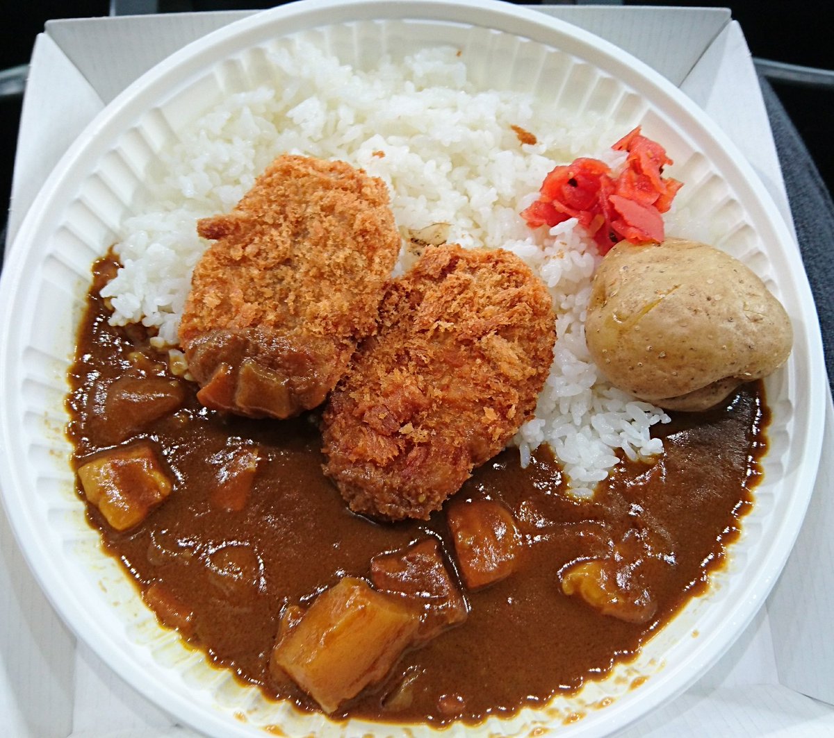 Tf メール採用 ありがとうございました スープカレーではマジックスパイスの情報がありましたが 札幌市内中心部の Garaku がらく というお店が大人気です ほか新千歳空港の きのとや というお店のソフトクリームや ガラナ飲料もオススメです 北海道