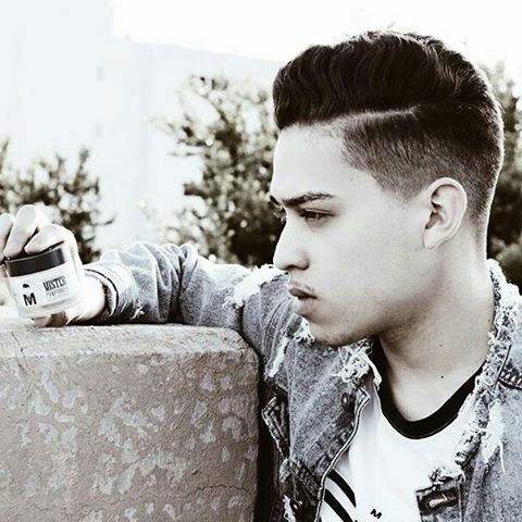 MistrPompadour's tweet photo. @iamjeffreygalla 🤘 ★ Get you someone who admires you the way I admire this Peppermint Pomade from @mister_pompadour 🔥😇 https://t.co/IzRYqnm929