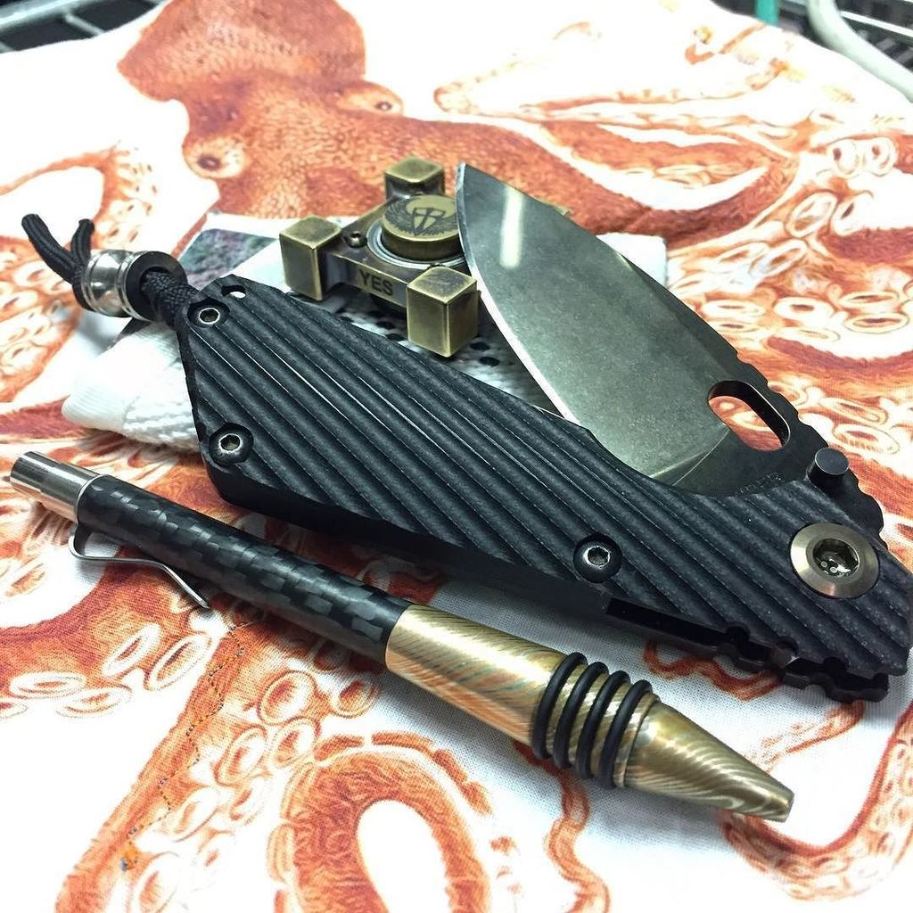vulpine's tweet photo. Favs #steelflame #striderknives #striderholic #matthewmartinpen #tritium #stoolpidgeonhanks #mokume #badass #usnstagram https://t.co/jHVrUkXxlK