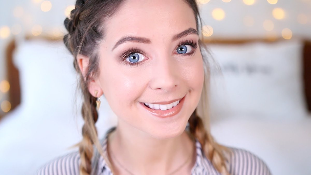 TeenRepublicTv's tweet photo. Check out @Zoella who is leading the next generation of Youtube Influencers... read everything here...https://t.co/Xo03G7tBXL https://t.co/oDUxmF8PRN