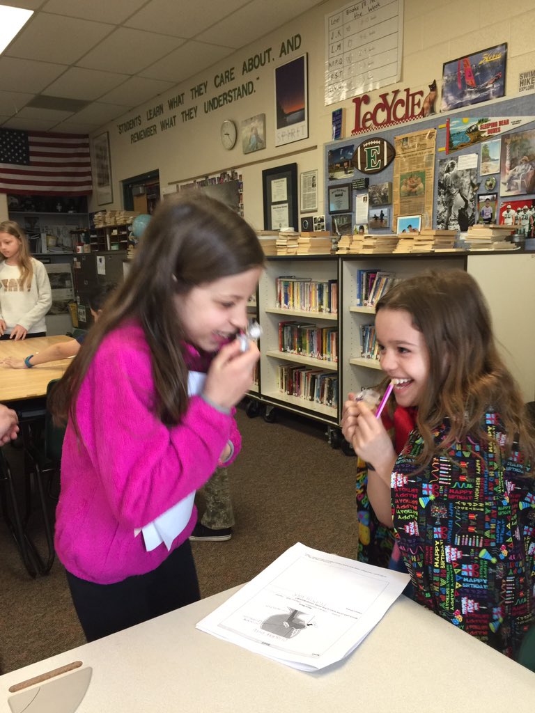 ILove2Teach4th's tweet photo. Students testing their sense of smell as part of our study of the human brain. #heritagelearn #sascompass https://t.co/cG4swz4xTZ