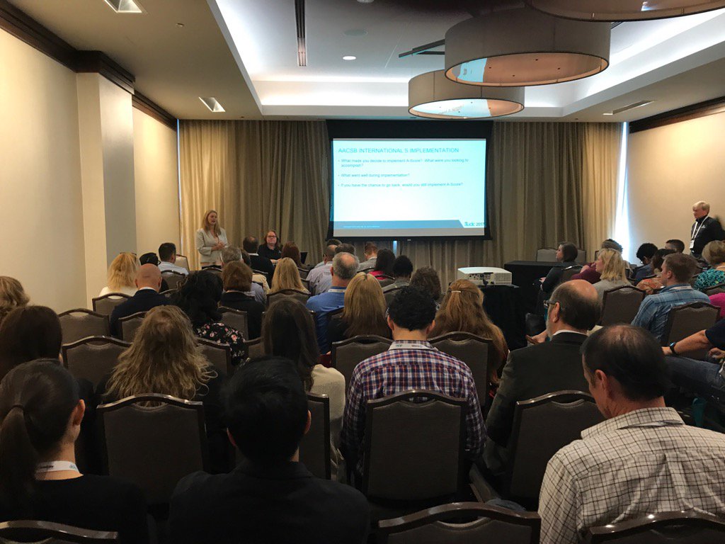 Standing room only in a great Data Analytics session done by <a href="/GravitateSol/">Gravitate Solutions</a> and <a href="/AACSB/">AACSB</a> at #audc17