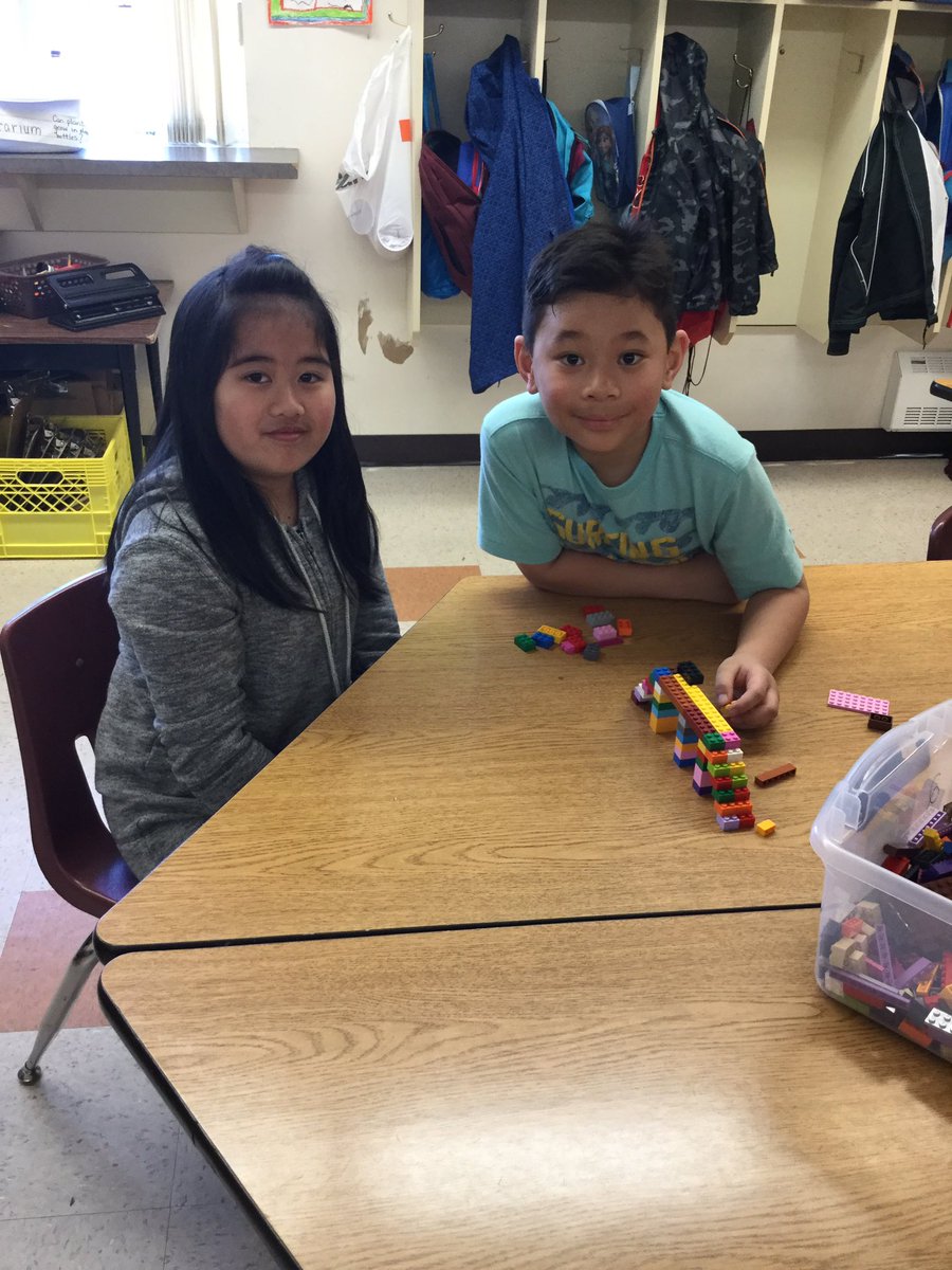 MrsPatrician's tweet photo. Lego challenges! Trees and bridges and dinosaurs, oh my! @robertsonwsd1 @WinnipegSD https://t.co/Vws34EcrAH
