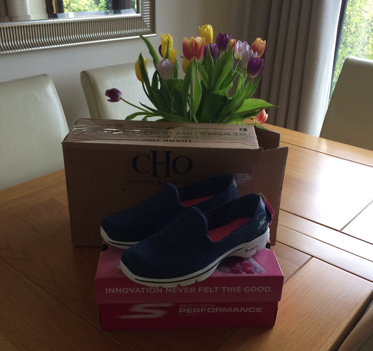 anne_lovelock's tweet photo. @CH_OUTDOOR @skechersGO An Easter treat to myself for all the long walks I'm intending to do! #CHOFASHION https://t.co/vYmgoQAHoC