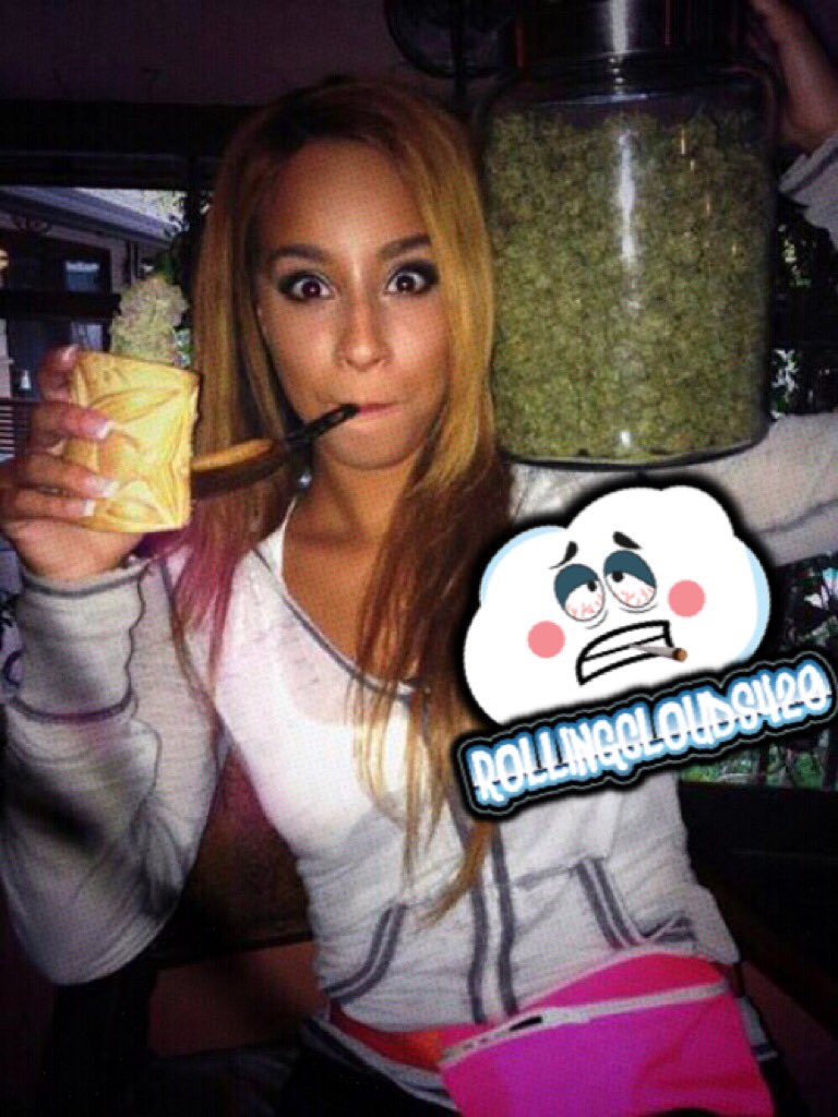 clouds_rolling's tweet photo. Oh lawd 👅💦💦 @TeannaTrump https://t.co/8UGOu837qI