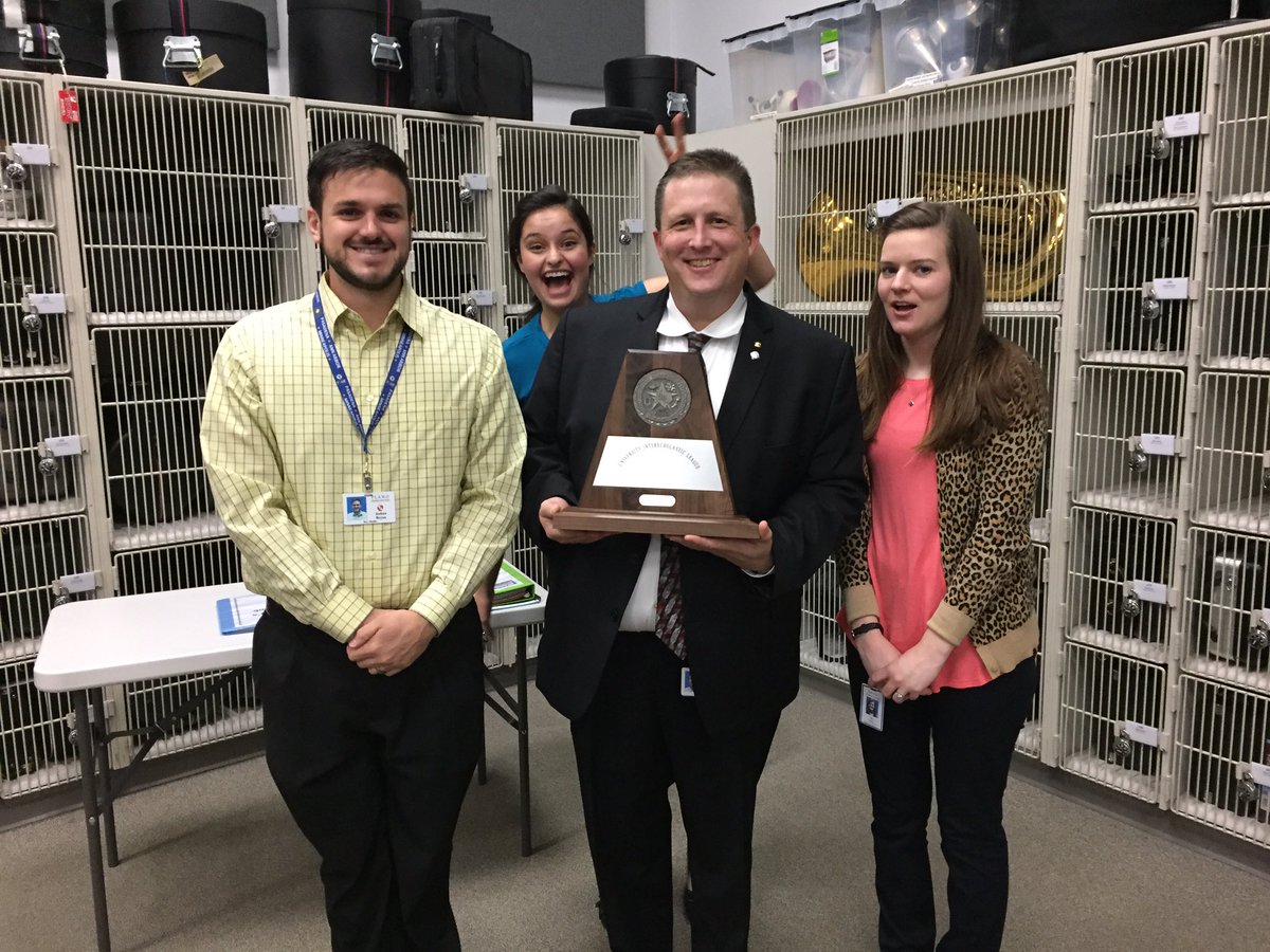 RiceMSBand's tweet image. Congrats Mr. Tucker on your #uil straight 1's! #weliketohavefuntoo @RiceMSRavens @PISDFineArts @pwshband @RiceMSAP1 @RiceMSAP2