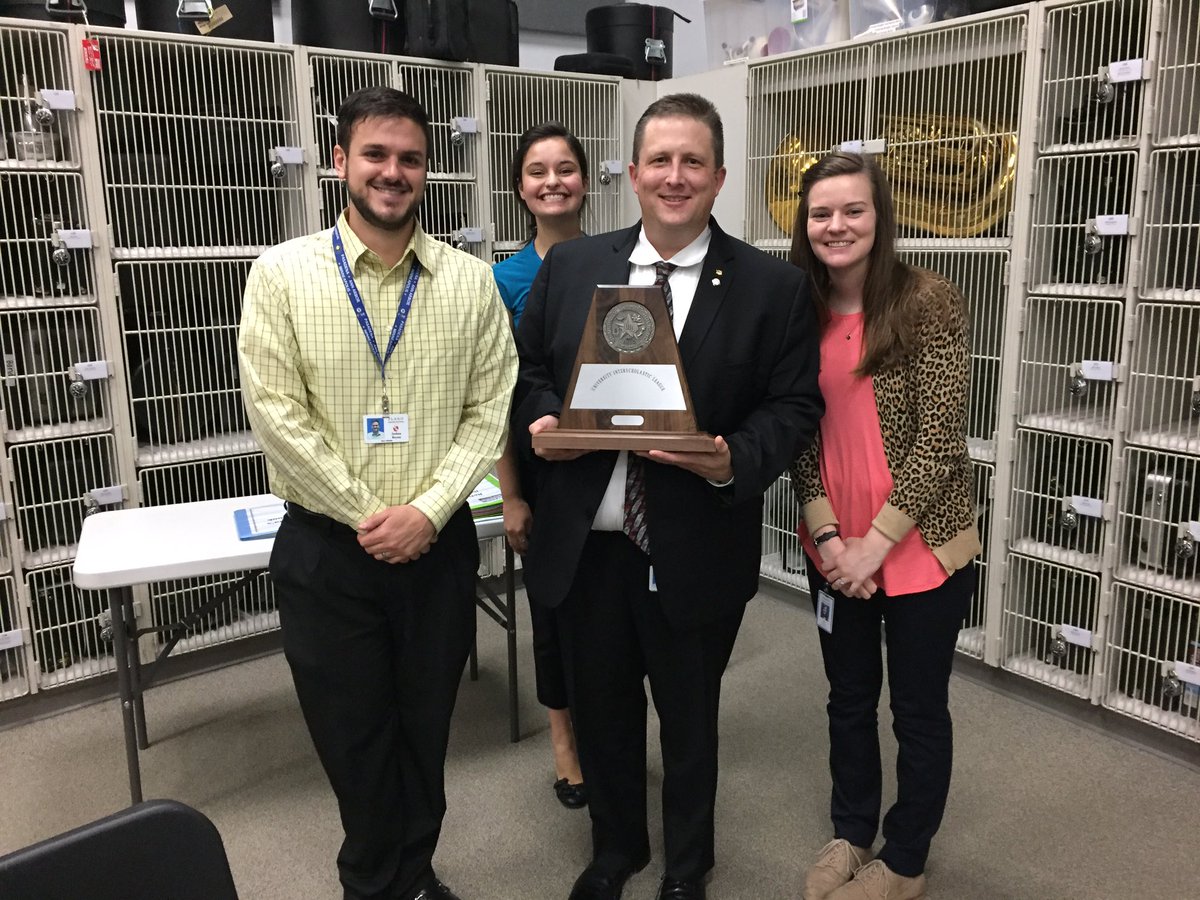 RiceMSBand's tweet image. Congrats Mr. Tucker on your #uil straight 1's! #weliketohavefuntoo @RiceMSRavens @PISDFineArts @pwshband @RiceMSAP1 @RiceMSAP2