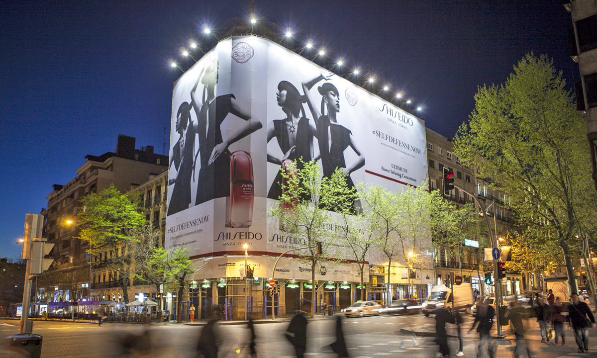 Sanca_SGC's tweet photo. Preciosa #imagen de @Shiseido_ES en el corazón de #Madrid. Gran #lona producida para nuestros amigos de @blowUPmediaDE #selfdefensenow #OOH https://t.co/vmDn4RxXEO