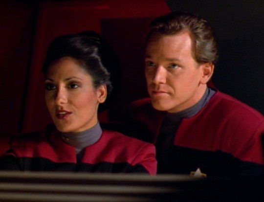  Start Trek: Voyager April 12, 1968 - Happy Birthday to Alicia Coppola, who played Lieutenant Stadi 