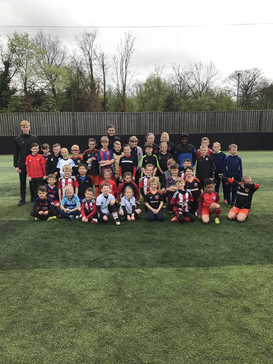 billysharp10's tweet image. Thanks to all the kids for coming this week,u can still book on for next weeks Easter camp @bsharpfc @Prem_coaching ⚽