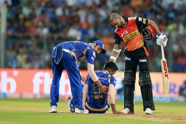 KLAY_sports's tweet photo. KLAY..PLAY...Spirit of Cricket !!
Cutting #StarringGreatStories #Spyder #FF8WithPIX Warner Shikhar Dhawan Harbhajan #MIvSRH #SRHvsMI #IPL https://t.co/gRNtht4Omb