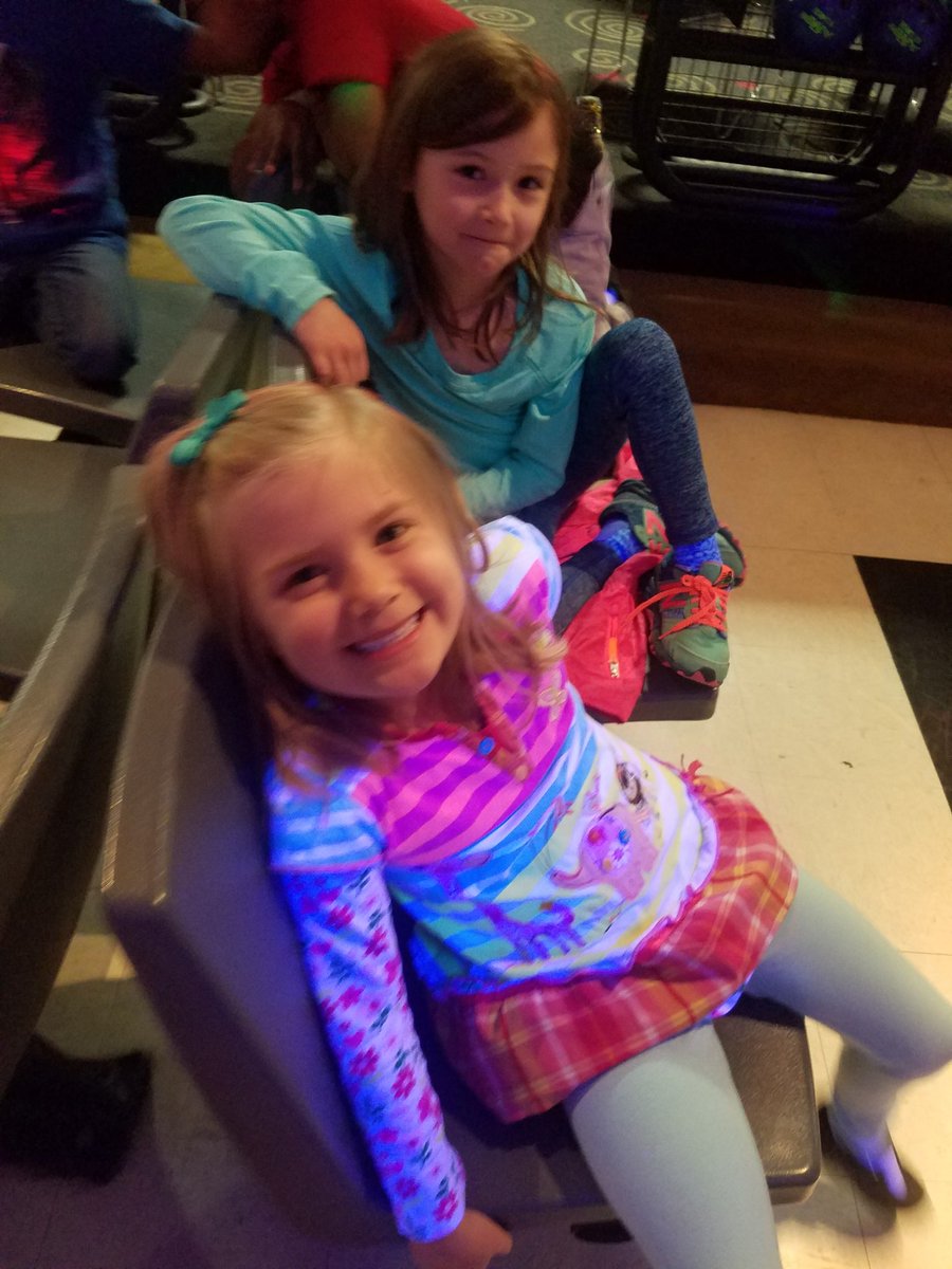 MsMcIntyreSL's tweet photo. Such a fun time adding and subtracting on our bowling field trip! The kids loved it! @syracuselatin https://t.co/YnQl4fjZr7
