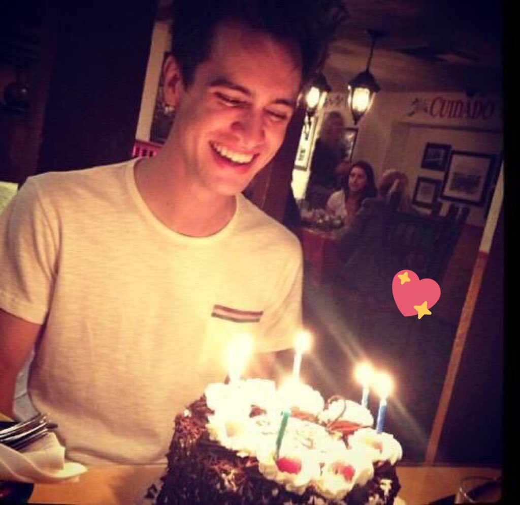 justqrande's tweet image. happy birthday brendon. i love you with all my heart and i hope you have a wonderful birthday!