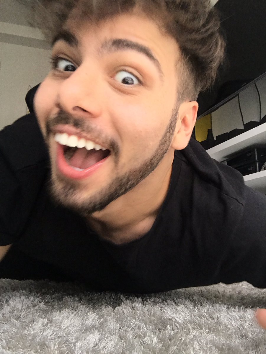 t3ddyyyyy's tweet photo. ontem fiquei o dia todo sem tuitar pq estava num processo de meditação / HOJE JÁ VOLTEI TERRIVEL,,,,,,,,,,,, https://t.co/nbWevC2gGq