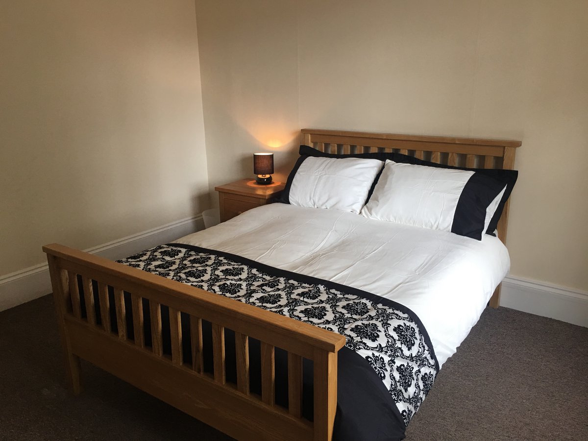 Barrakav's tweet photo. DOUBLE ROOM AVAILABLE IMMEDIATELY 
£130 per wk inc #allbills #wifi #skyhd #cleaner https://t.co/TUsFNpaidZ
