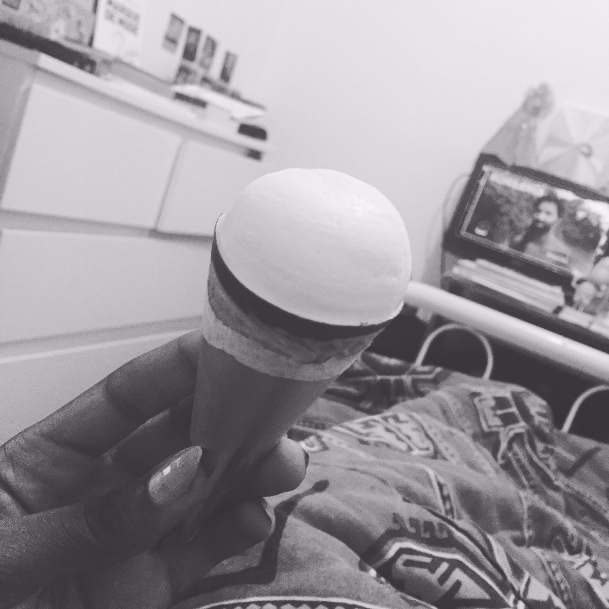 COSMOARTY_'s tweet photo. #IceCreamRefreshers 🍦 https://t.co/eSLWPenZTO