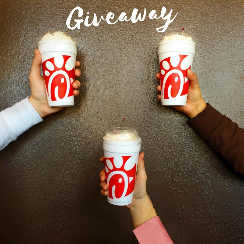 ChickfilA5Pts's tweet photo. #HumpDay calls for a giveaway! RT for a chance to win a dessert promo card 😋🍦🍪 Winner will be announced tomorrow morning! https://t.co/Tlw7qtoA70
