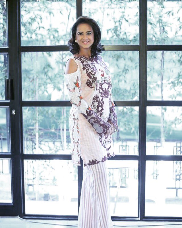 MuznaEbrahim's tweet photo. Hosted the launch of #TabassumMughal #lawn for #AlZohaibTextiles beautiful semi formal lawn, perfect for summers! @bizmaxtv @showbizpak https://t.co/qj7GpAROSb