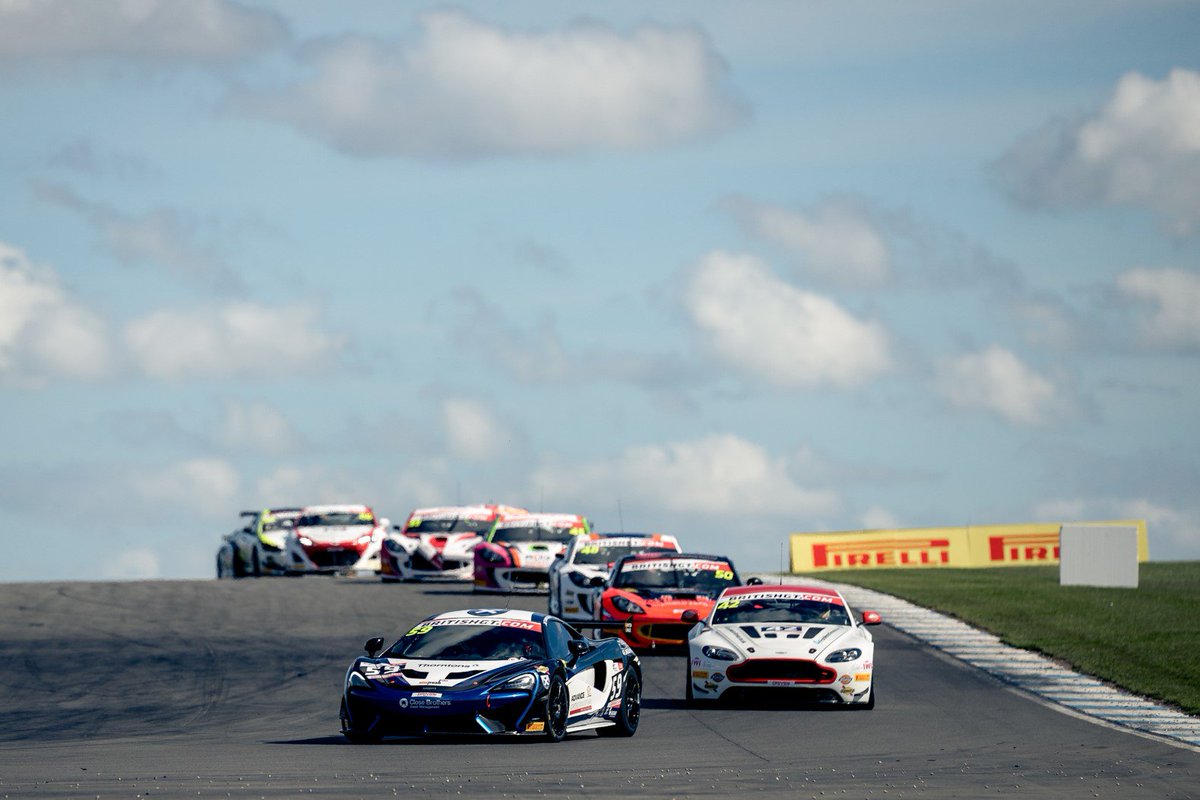 Is a @McLaren_GT walkover in the <a href="/BritishGT/">🇬🇧 #BritishGT 🏁</a> championship inevitable? Have a read of my final article for <a href="/RacingGT/">Racing GT</a>: racing.gt/2017/04/britis…