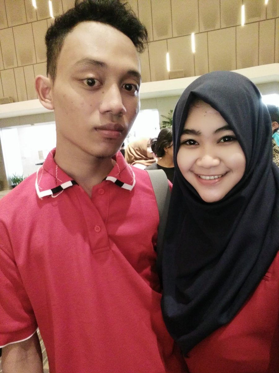 AS_dinda's tweet photo. Edisi merah sama kamu ayy 😘😘😘 https://t.co/02PPaUASnw
