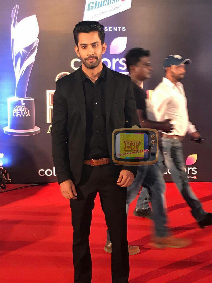 #GoldenPetalAwards2017: 
@sahil_uppal01 #SahilUppal
 #RedCarpet. #ColorsGPA #ColorsGPA2017 #Colors.