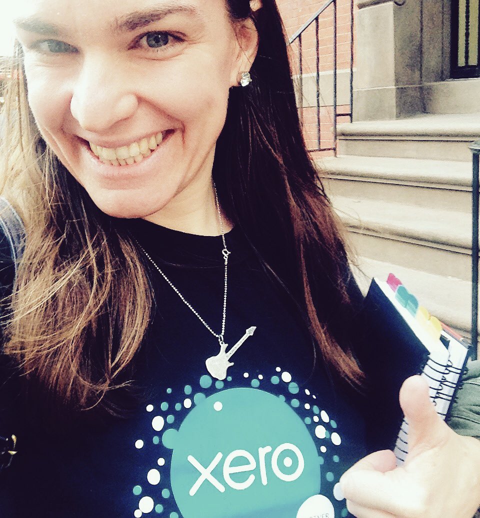 HireEffect's tweet image. One of our #ARTSLAB partners @EmileenaPedigo sporting some of our fav #AccTech swag @Xero
