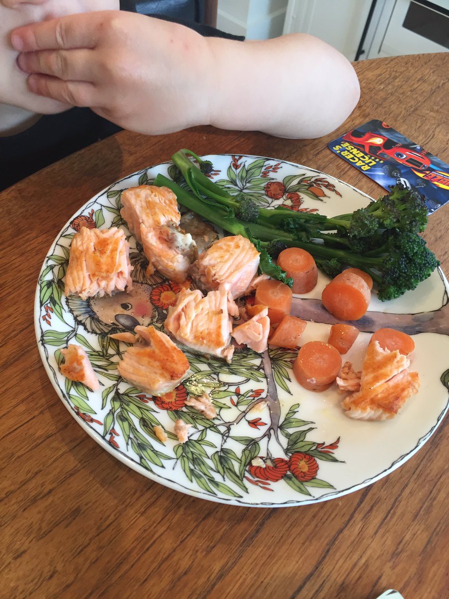 Don't forget to visit <a href="/gy_fish/">Phil the Grimsby Fishmonger</a> aka Phil the 🐟 man today. Salmon for mini <a href="/HGHavoc/">Hither Green Havoc</a> tonight.