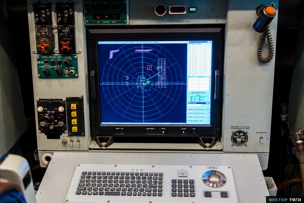 من داخل الأواكس الروسية الجديدة А-50У  C9OlKvYXkAMdko1