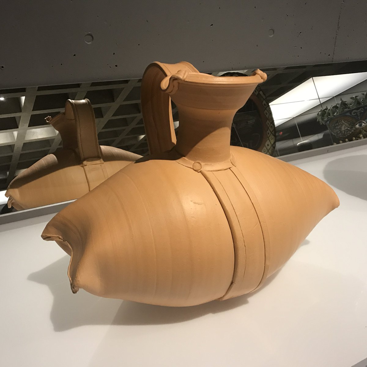 EversonMuseum's tweet photo. Betty Woodman's "Pillow Pitcher" on view @EversonMuseum #AtTheE #EversonPermanentCollection #bettywoodman  https://t.co/TQuDEZIl9N https://t.co/2ncLTYa11I