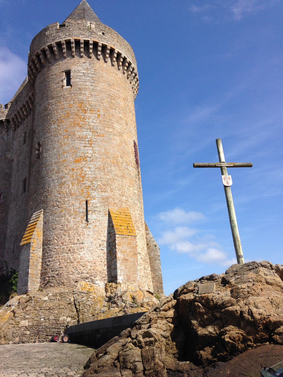 BuenosViajesAL's tweet photo. On confirme que le mauvais temps en #Bretagne est bien un préjugé sur la région ☀️😍
#GrosSoleil #SaintMalo #WAT17 https://t.co/UvyEa8QEji