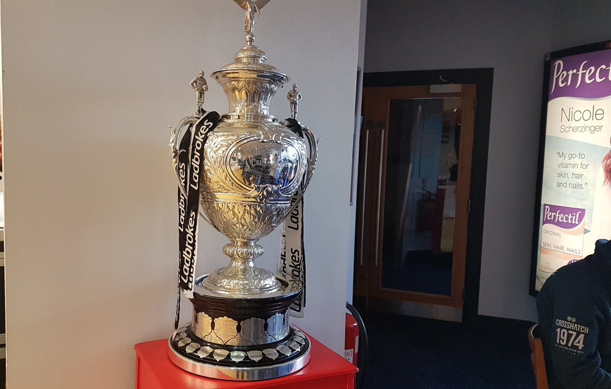 hullfcofficial's tweet photo. Tonight we relive the nail biting 80 minutes that resulted in the ⚫⚪s bringing this home 👌🏆🎥🍿 @ODEONCinemas https://t.co/FI8IKza0iH