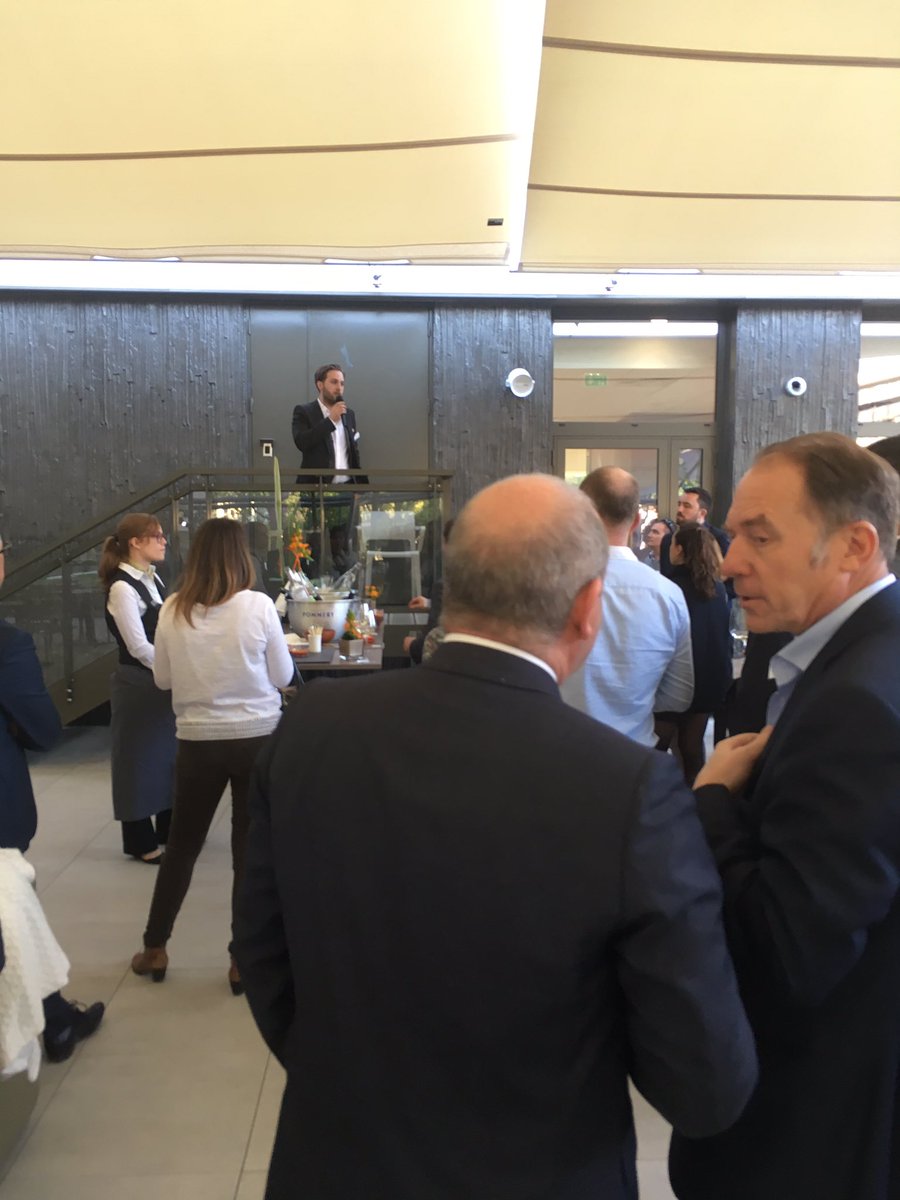 GroupamaRaa's tweet image. Rencontres et échanges entre entreprises voisines de Lyon 9 lors du rendez-vous du club des voisins