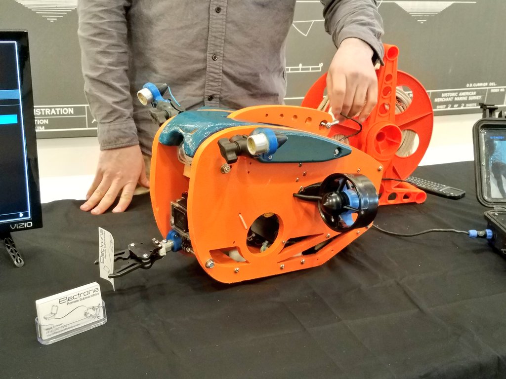 StartHub tweet media