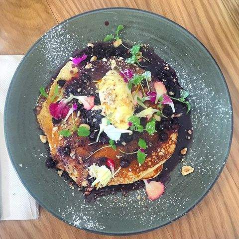 Pancake times #breakfast sehat itu sebelum jam 9am peoples ♥ yuk sarapan bareng di <a href="/DP_BISTRO/">DP BISTRO™</a>