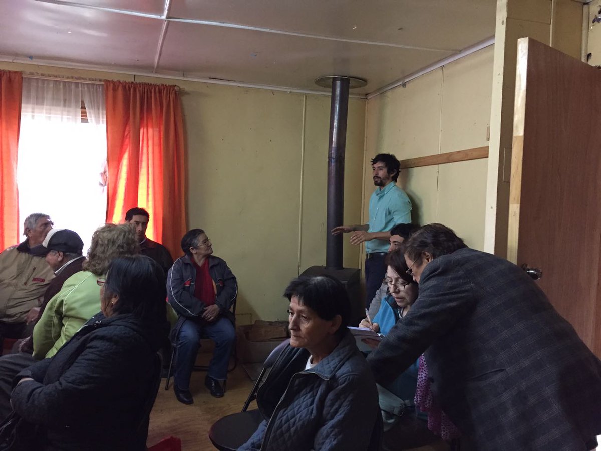 PotencialSpA's tweet photo. Presentando #MPZero a la histórica Junta de Vecinos General Marchant de Coyhaique, que participará de nuestro pilotaje 😀 ¡Será un honor! 🙌 https://t.co/YRsCSNGkvz
