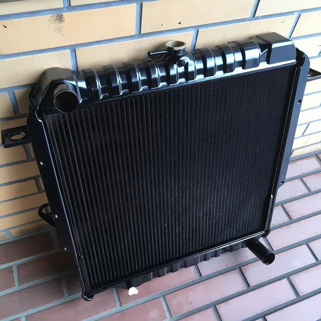トヨタランドクルーザー70ラジエター