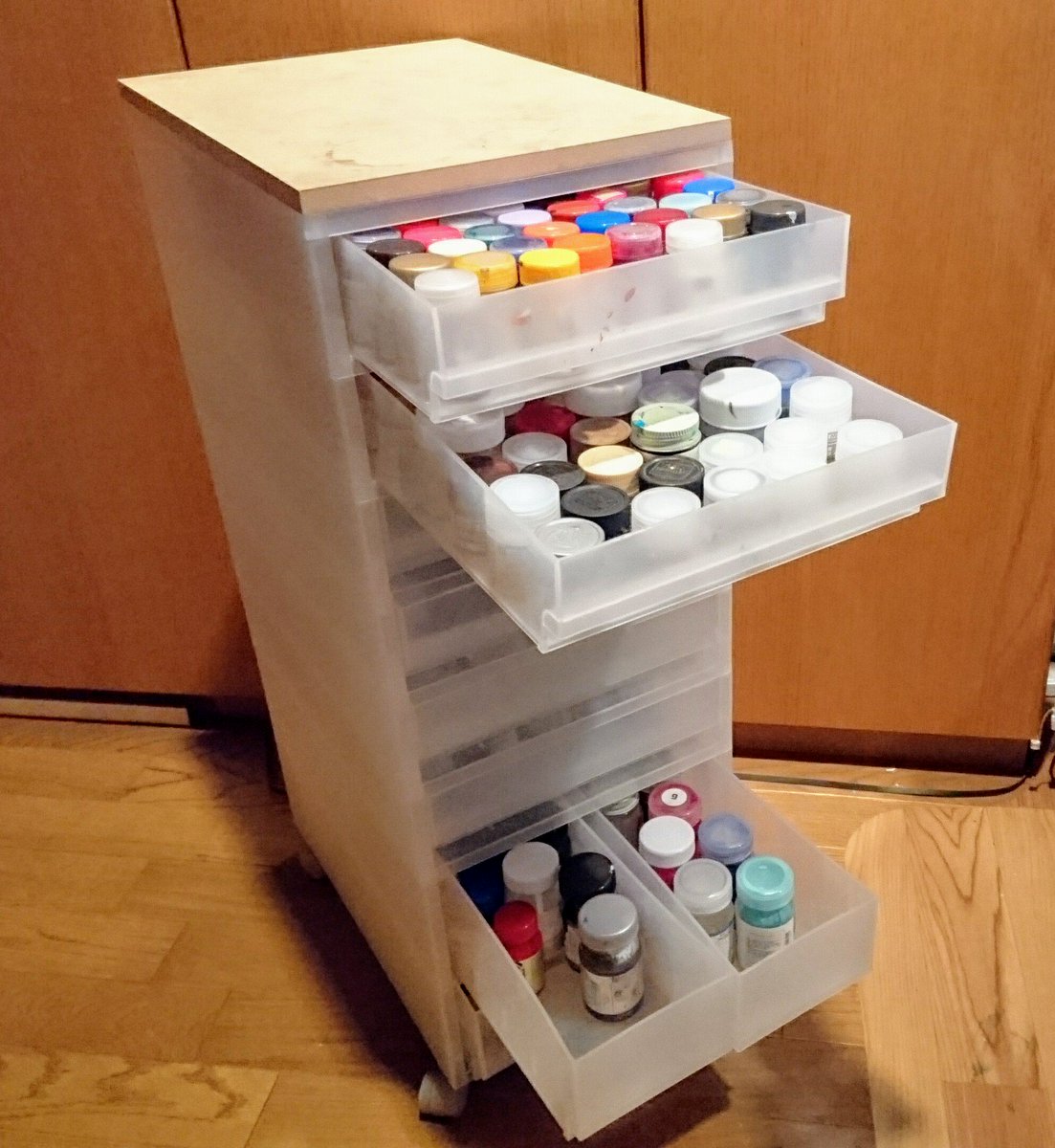 よしひこ 2 よし 誰ともかぶってないな 工具じゃないけど無印良品のppケース薄型はなんとガイアカラーがぴったりサイズです 深型はタミヤの特大以外の大瓶がピッタリ入るし キャスターも付けられます 本気でオススメしたい模型工具 よしひこ 2 よし 誰ともかぶってないな 工具じゃないけど無印良品のppケース薄型はなんとガイアカラーがぴったりサイズです 深型はタミヤの特大以外の大瓶がピッタリ入るし キャスターも付けられます 本気でオススメしたい模型工具