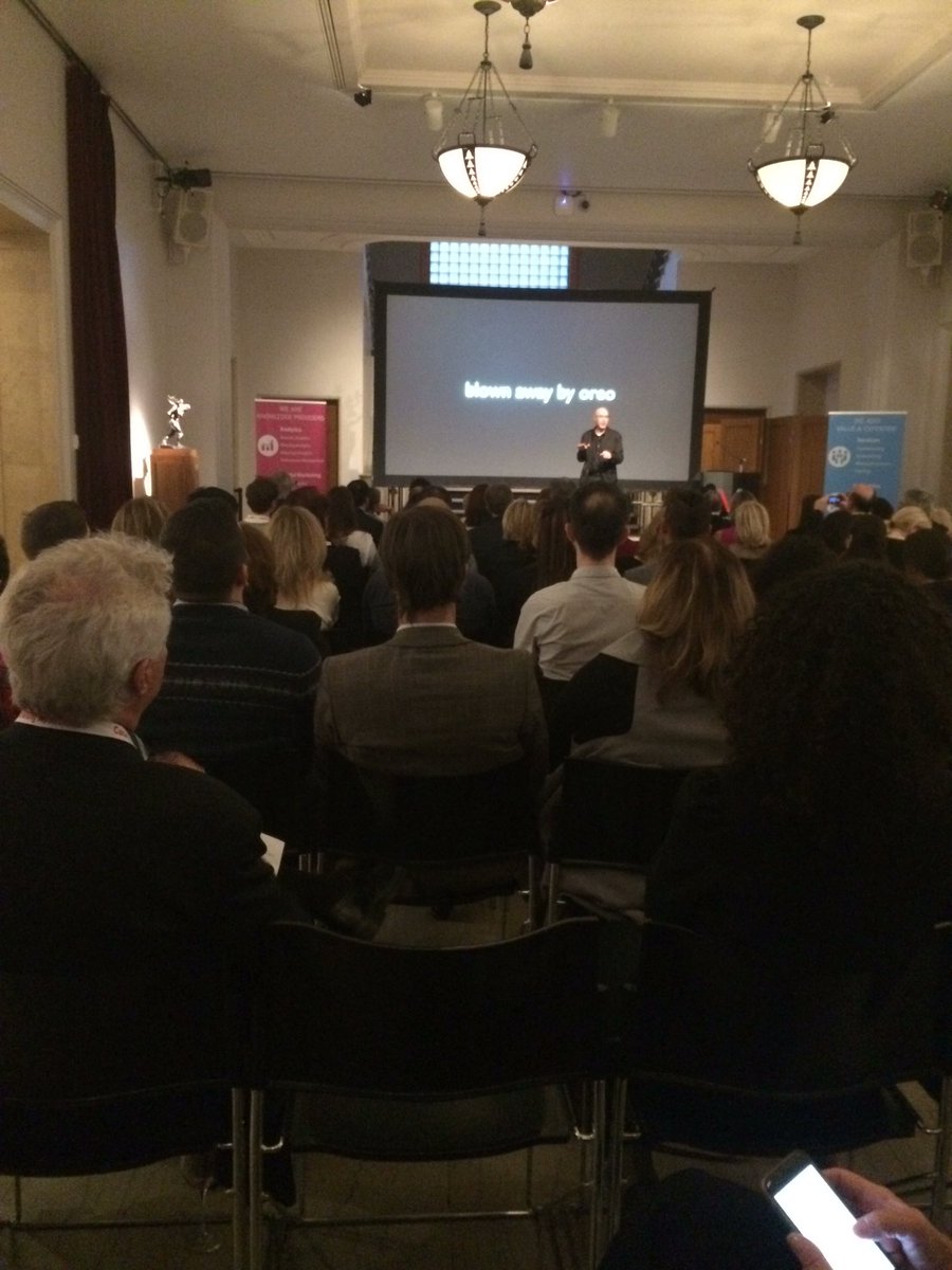 SpotevI's tweet image. #oreo challange
#kpimarketing
#mitchJoel #spotev