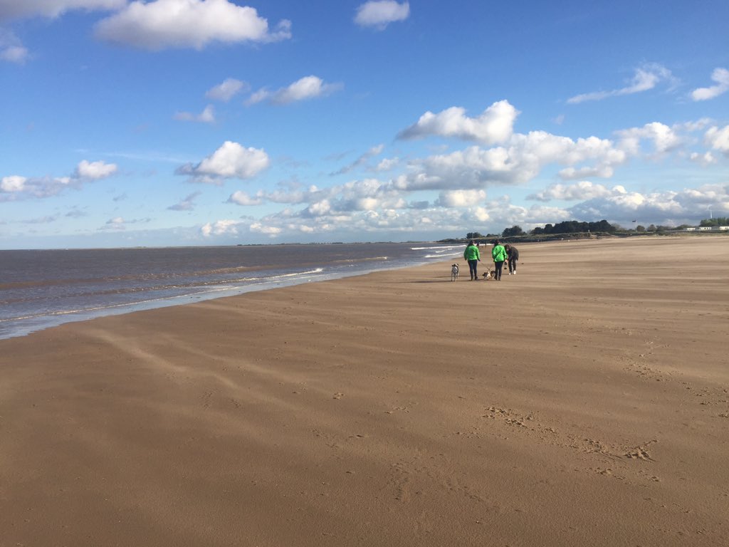 HavenHelen's tweet photo. What a day for filming at #ThorpePark 🎉 Look at that beach 😍 @haven https://t.co/td1ah8D6tG