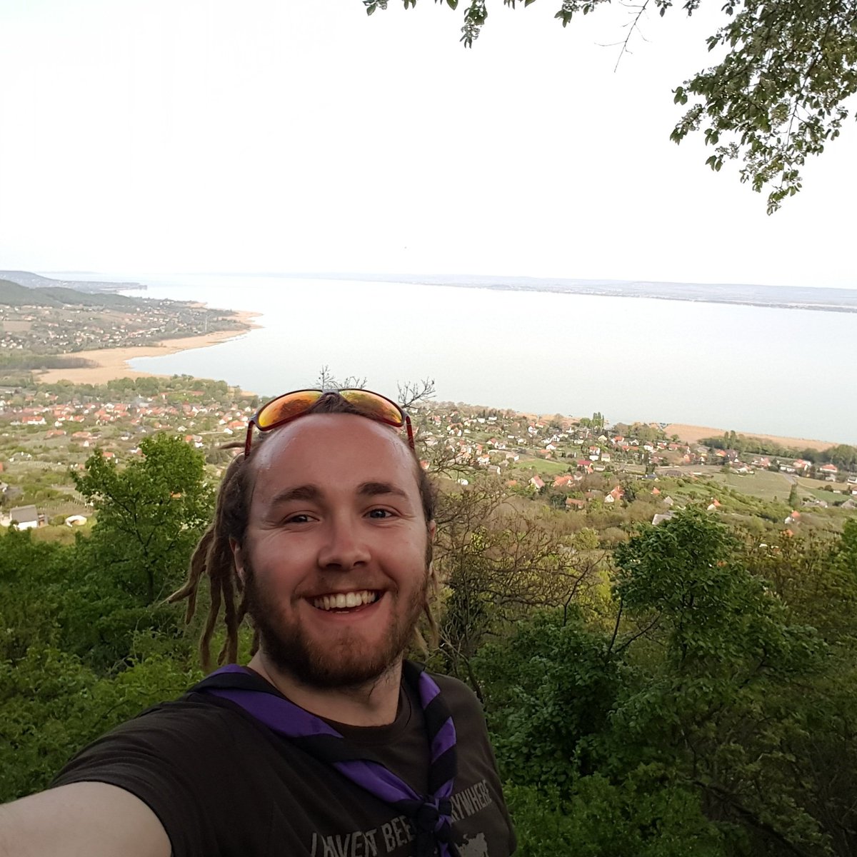 AlisterRoss1's tweet photo. This selfie sums up today! Lush sunshine hiking round the lake! #selfie #travel #explorerbelt #network https://t.co/r83vIbrT2B