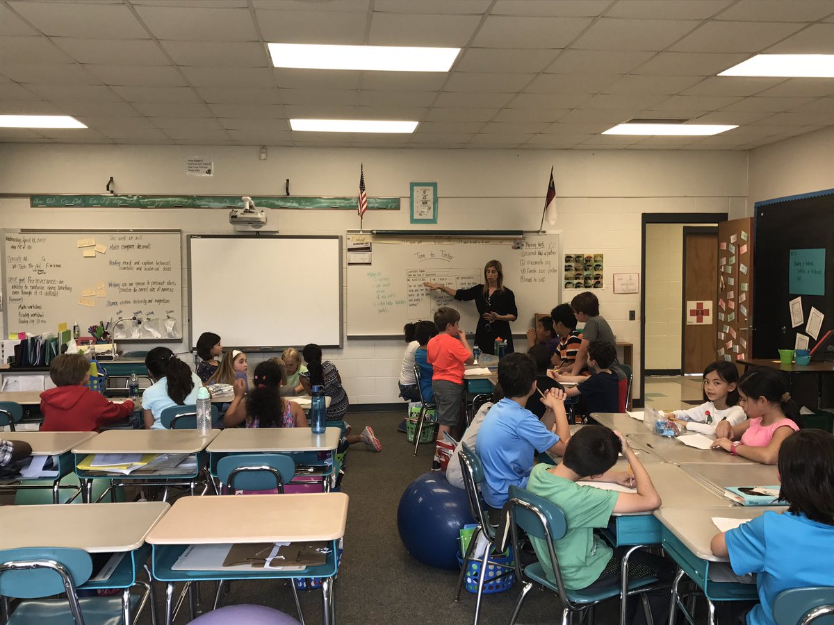 SalemElementary's tweet photo. #timetotinker collaboration today in @4thSalem science with Ms. Trainor! https://t.co/bIDM3sbV3K