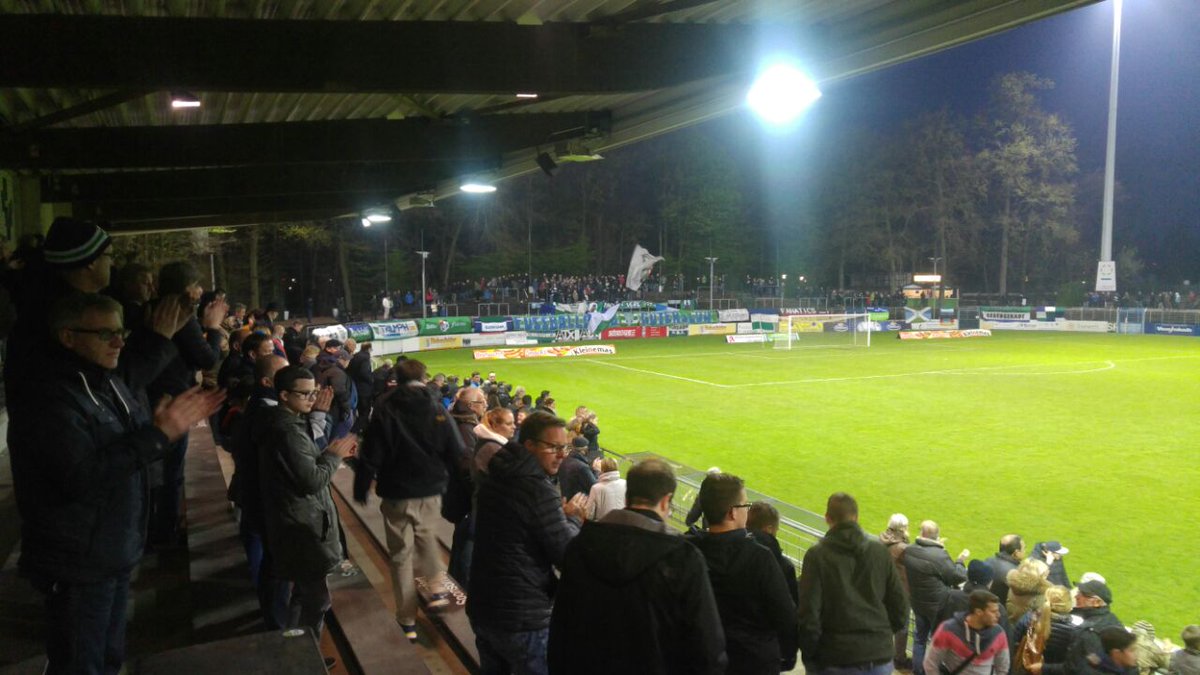 westline_de's tweet photo. Keine Pokal-Überraschung: @SF_Lotte gewinnt beim tapferen @FC_Guetersloh mit 2:0... https://t.co/vBb3HwF8Gf #FCGSFL #Westfalenpokal https://t.co/YxVpGKKvRT