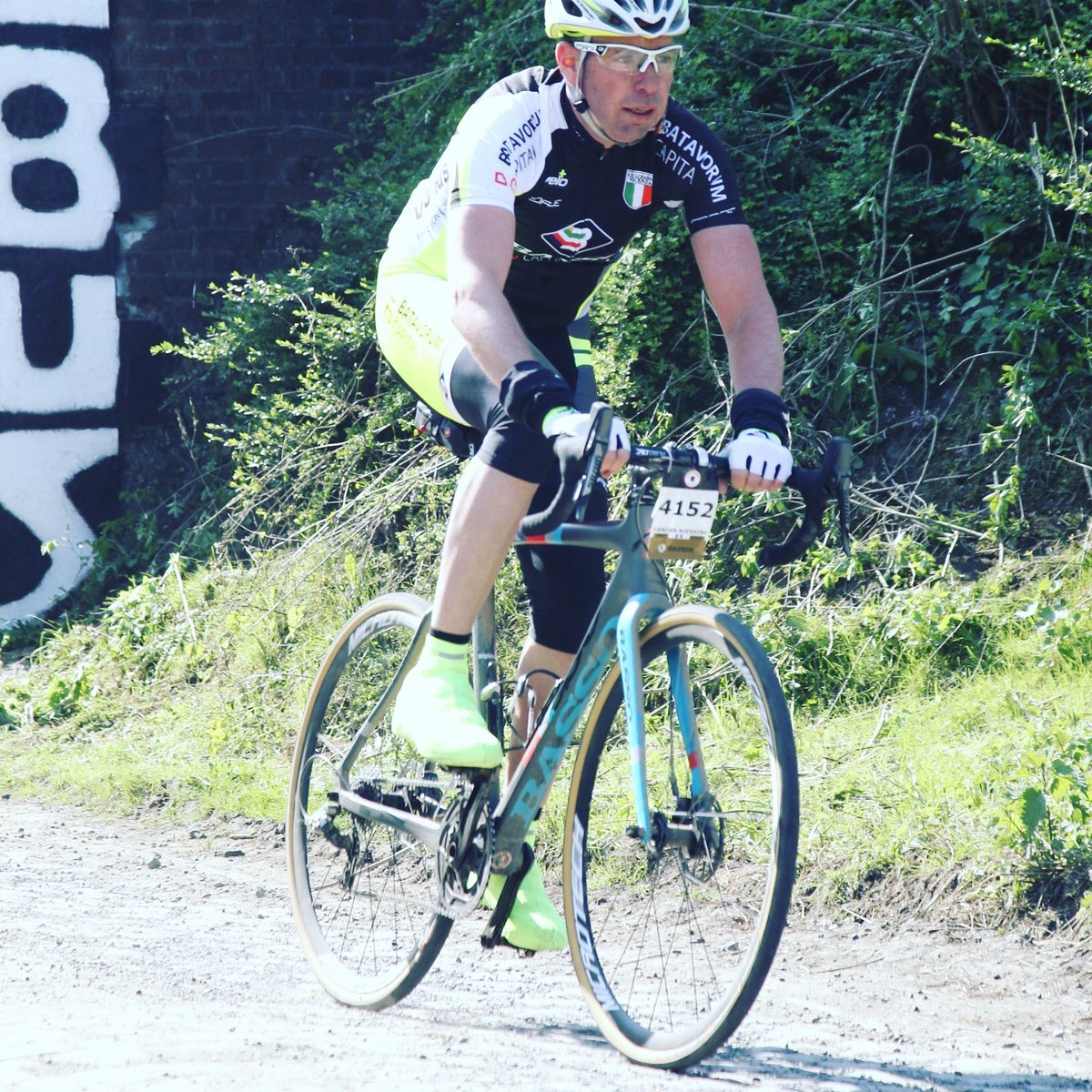 sniessing's tweet image. Paris-Roubaix Secteur pavé de Wallers à Hélesmes (ou Pont Gibus) #Sector17 #bassobikes #fitforthejob #ParisRoubaixChallenge #ParisRoubaix