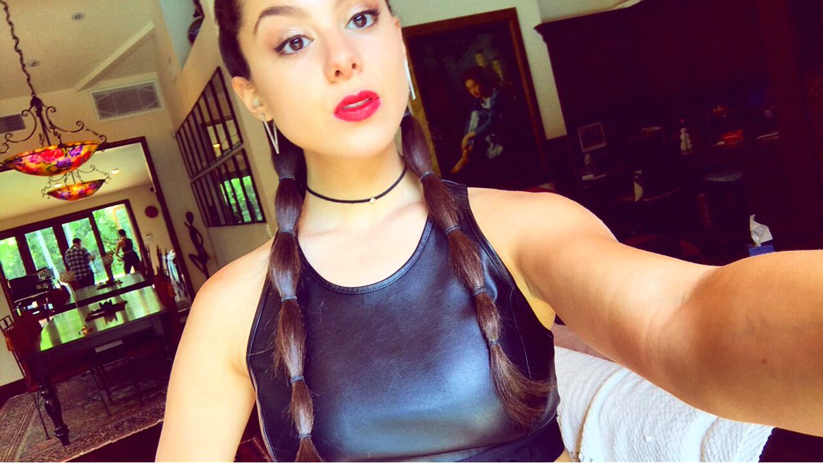 kirakosarin's tweet photo. Heart Don't Stand a Chance https://t.co/qmX0rhH6yk