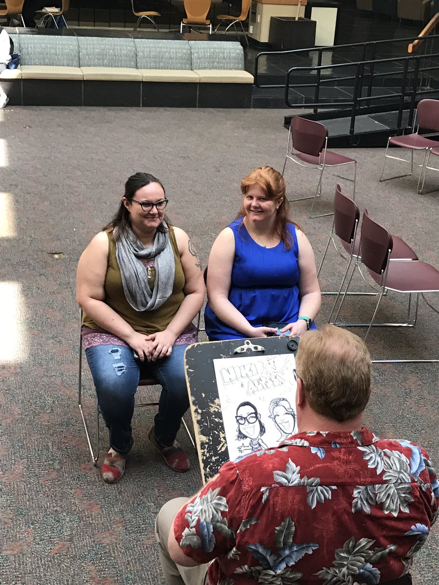 keegs______'s tweet photo. The #Alestle illustrator gets illustrated #SIUE https://t.co/9y4uZ7yA9C